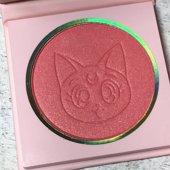 ColourPop x Sailor Moon Pressed Powder Blush in Shade Cat's Eye - Picture 2 of 7